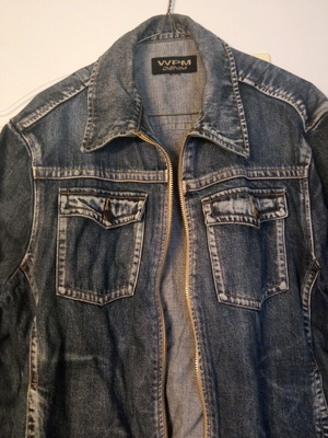 Denim jacket with zipper like new, size L
