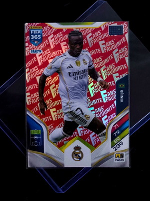 Vinícius Júnior Panini FIFA 365 Adrenalyn XL Fans Favourite card like new