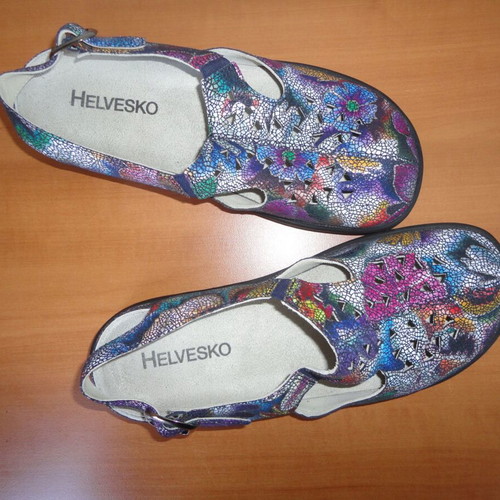Helvesko women's sandals size 39 like new, colorful