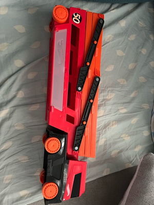 Hot Wheels Truck Garage like new