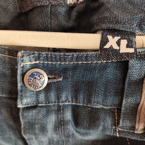Attrattivo dark blue jeans XL, new with decorative seams