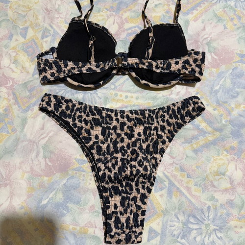 Bikini set leopard print size Large like new