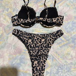Bikini set leopard print size Large like new