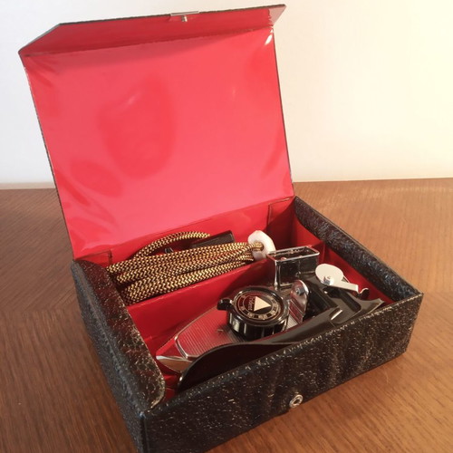 Trident travel iron brand new with leather case