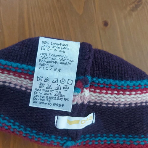 Gas kids hat new, unused without tags