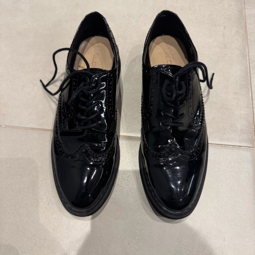 Aldo women's black patent leather shoes like new, size 39