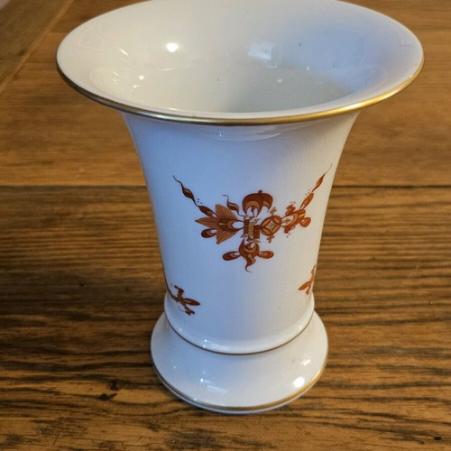 Meissen vase like new with dragon design