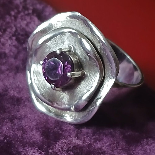 Ring with amethyst silver 925, 9.5 grams, like new