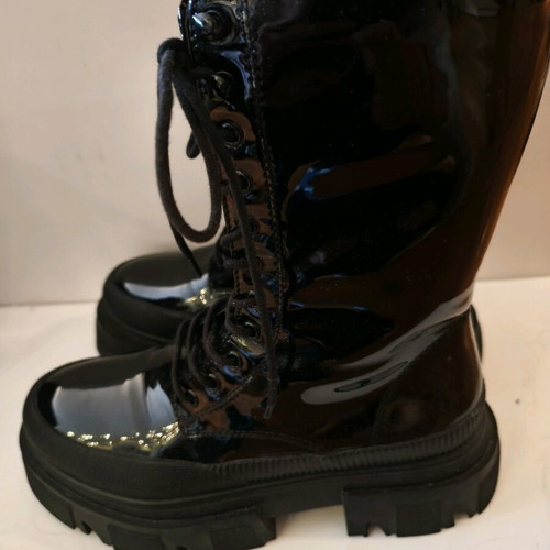 Αρβυλάκια λουστρίν Bershka με ενισχυμένη chunky σόλα, νούμερο 41, σε άριστη κατάσταση