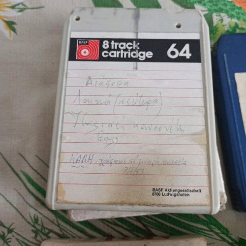 8 track cassettes used, pack of 6 with laika, classical and rock music