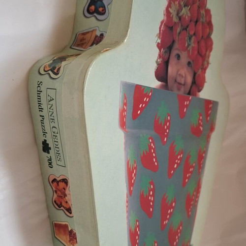 Anne Geddes Strawberry Pot Puzzle 700 pcs like new, Schmidt 2002