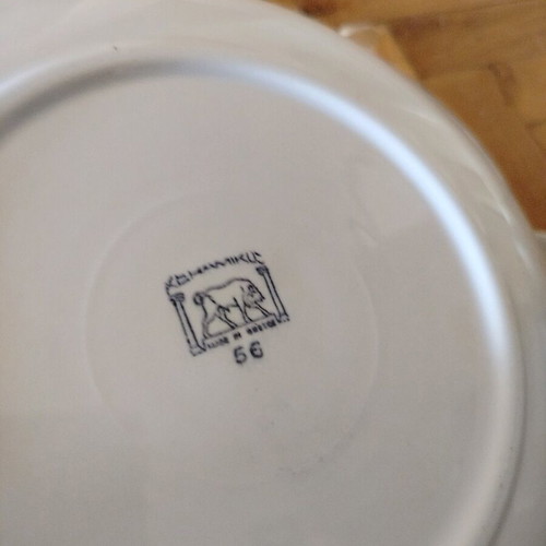 Ceramic plates set like new, 11 deep, 11 shallow, 11 fruit