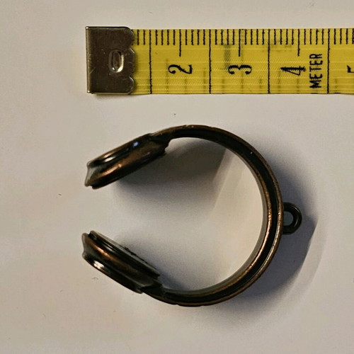 Beats headphones pendant or keychain like new, gold color