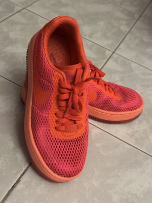 Nike shoes like new, orange, size 38.5, athletic style