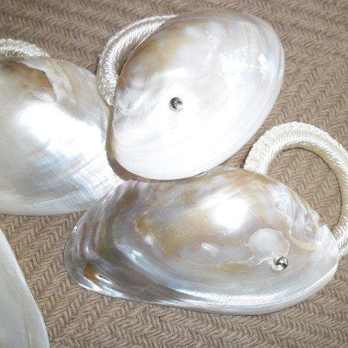 Napkin rings like new, 6 large shell design