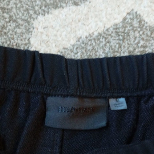 Essentials shorts Fear of God black size M like new