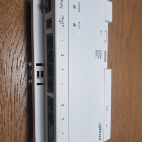 Dahua IP POE Switch DHI VTNS 1060A like new, 6-port rackmount