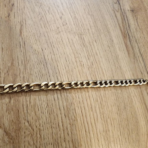 Figaro chain gold toned, like new