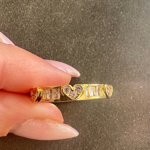 Ring with hearts new, gold-colored