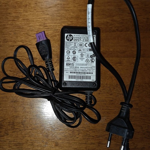 HP AC Adapter 0957-2385 22V with 230V power cable