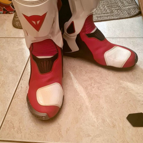 Dainese Torque 3 Lava Red boots like new, size 42