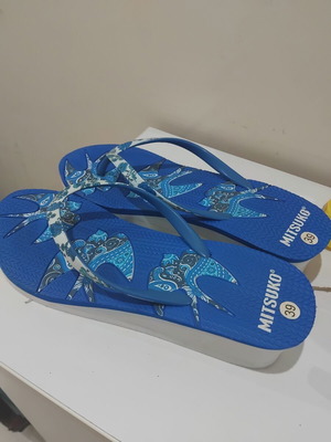 Mitsuko Sea Flip Flops new, size 39