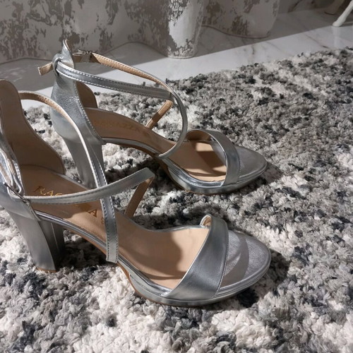 Ragazza 41 silver leather heels like new