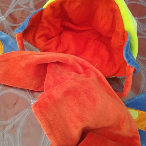 Dudu baby hat and scarf like new, blue yellow orange