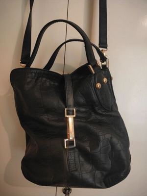 Genz leather shoulder bag like new, black crocodile texture