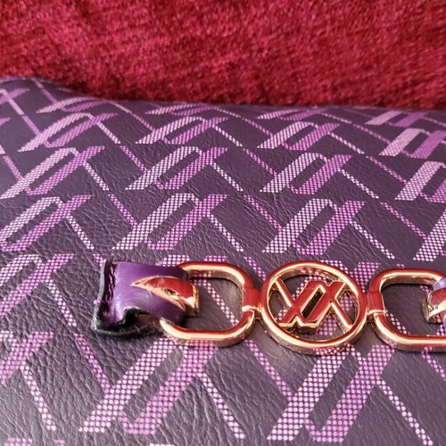 Verde crossbody bag like new, purple