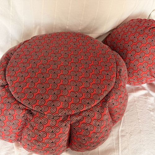 African Batik Red Wonderbag slow cooker used