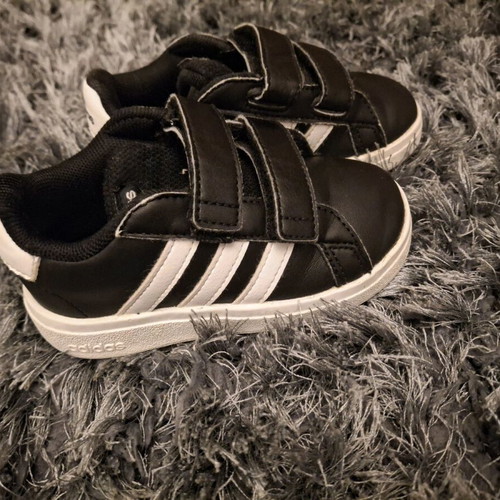 Addidas kids shoes used in good condition
