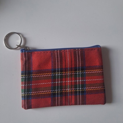Plaid red wallet like new, one compartment 11×8 cm