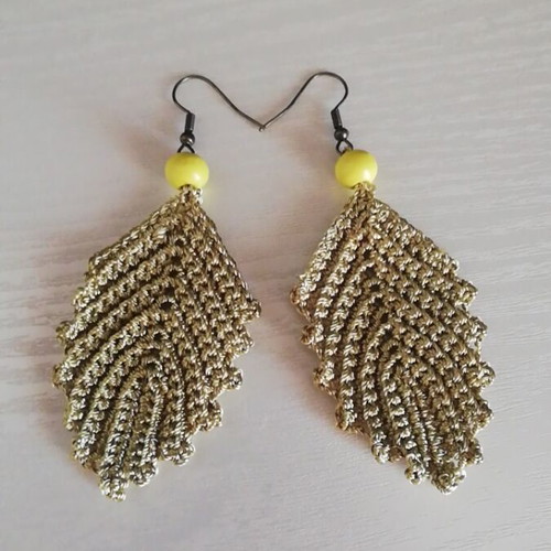 Earrings knitted leaves new