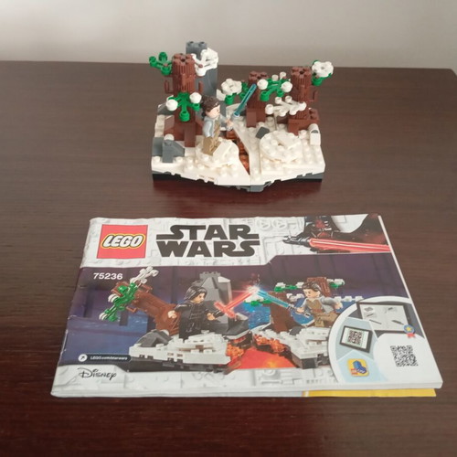 Lego Star Wars 75236 like new, with instructions, missing one figure hand