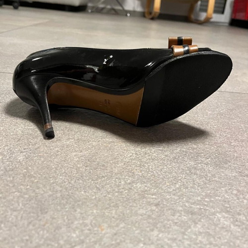 Fendi Peep toe pumps like new, size 39