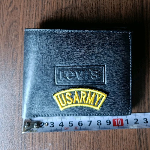 Levi Strauss Mens Real Leather Wallet like new