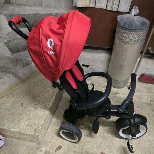 Tricycle with canopy and detachable controller like new