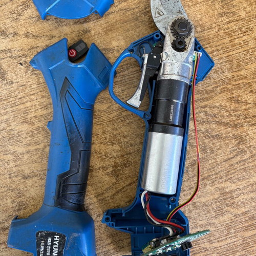 Hyundai HSB 2520 PRO pruning shears used for spare parts