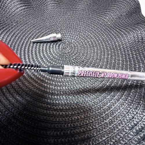 Benefit eyebrow pencil 03