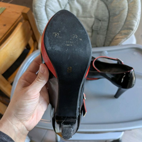 Pan Pan Shoes luxury black patent leather pumps with red details like new