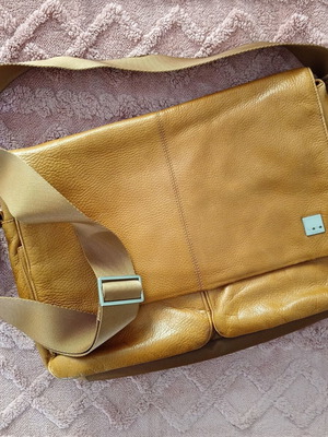 Knomo London leather laptop shoulder bag like new