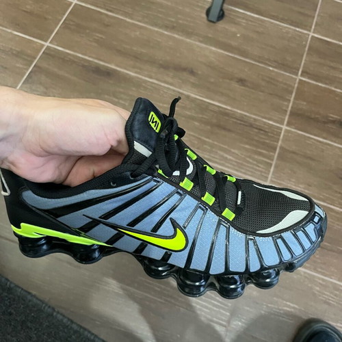 Nike Shox TL like new, Thunderstorm Volt-Black color, size 44.5