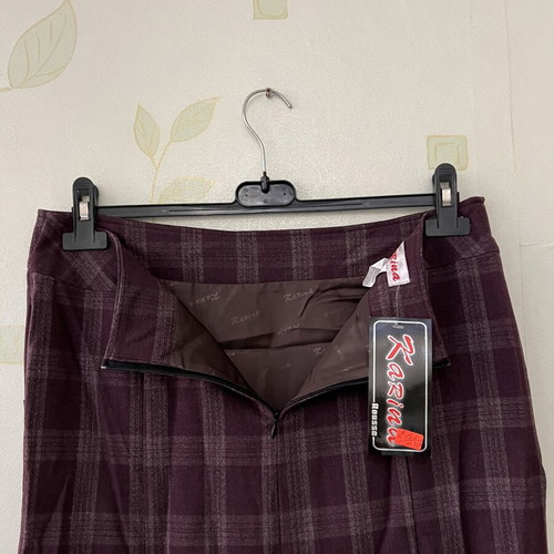 A-Style skirt new with checkered pattern and back zipper
