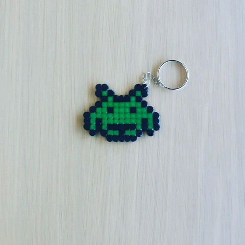 Atari Space Invaders keychain new handmade with pyssla