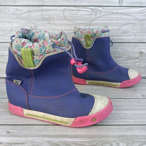 Keen boots like new, size 30, colorful