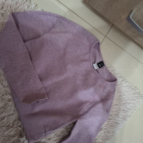 Gym top like new, fits sizes S M
