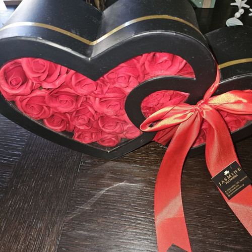 Heart-Shaped Box with Roses used from Jasmine Flowers