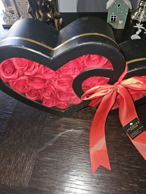 Heart-Shaped Box with Roses used from Jasmine Flowers