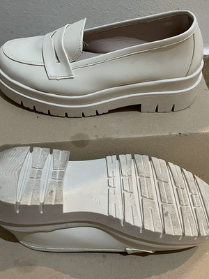 Loafers Sarigiannis εκρού σαν καινούργιο, μέγεθος 37